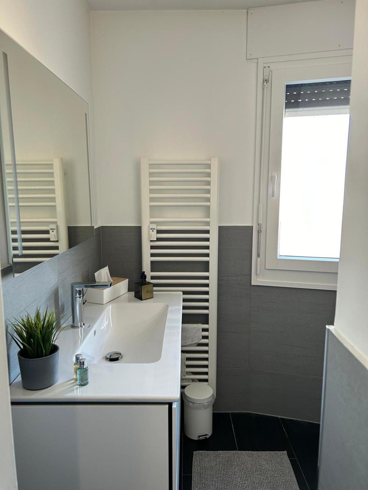 Baseliving Luxury Suite - Near Esc - Bahnhof Sbb - St Jakob Exterior foto