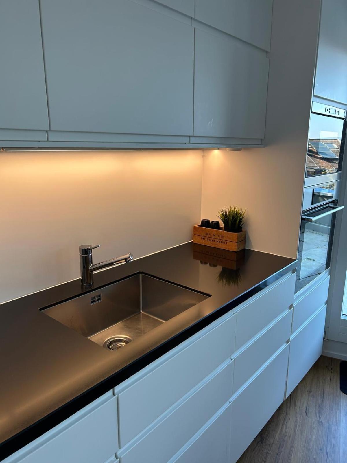 Baseliving Luxury Suite - Near Esc - Bahnhof Sbb - St Jakob Exterior foto